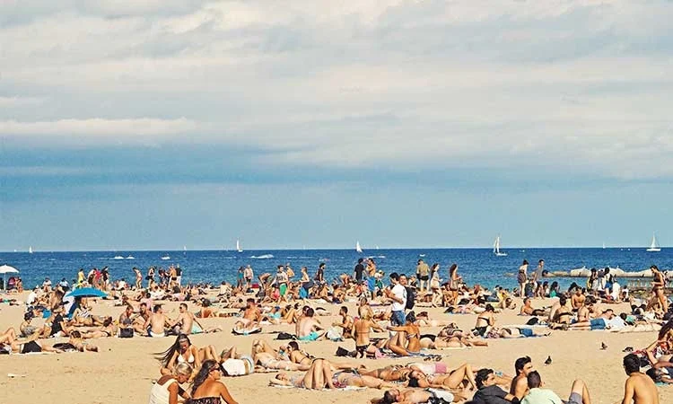 Barceloneta Beach, Barcelona, Strand, überfüllt