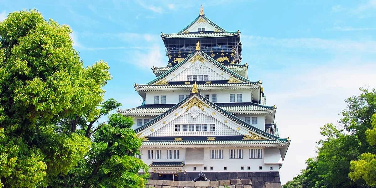 Osaka Sehenswürdigkeiten, Osaka Schloss im Sommer