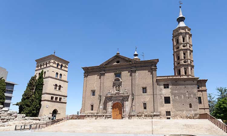 Iglesia de San Juan de los Panetes, torreon de la zuda and roman wall in zaragoza