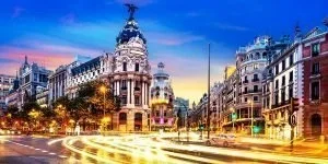 Madrid Sehenswürdigkeiten, Gran Via bei Nacht