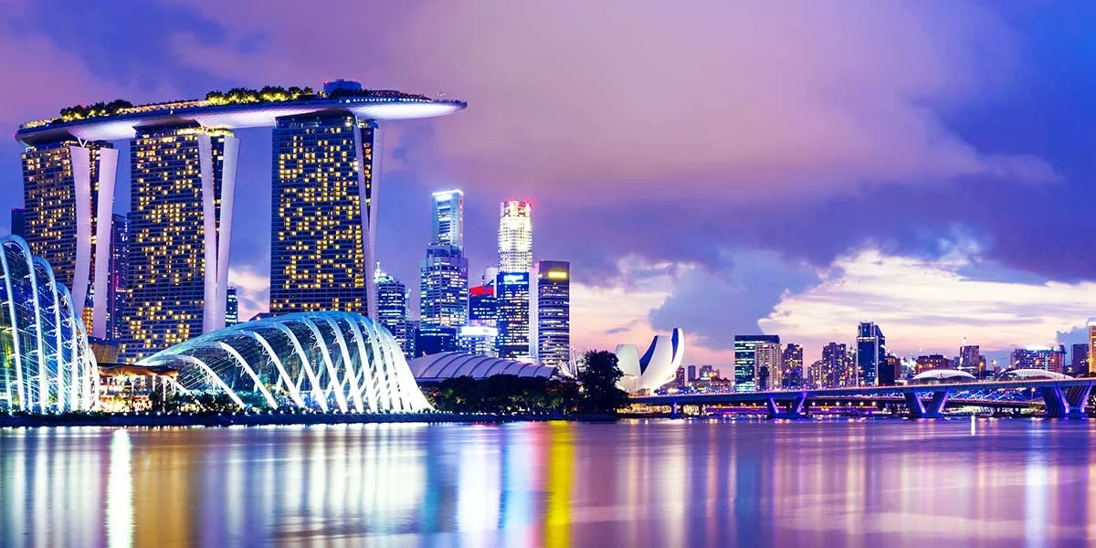 donde alojarse en Singapur, skyline por la noche