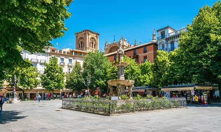 Plaza Bib-Ramblas in Granada, Brunnen