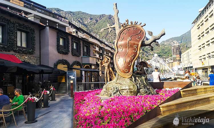 Nobleza de Tiempo, Dali Uhr Statue in Andorra La Vella