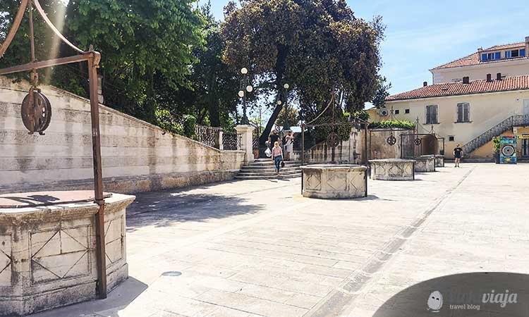 Fünf Brunnen Platz in zadar, ein tag in Zadar, Brunnen