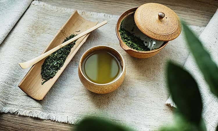 japanischer grüner Tee, Sencha, verschiedene Gefäße