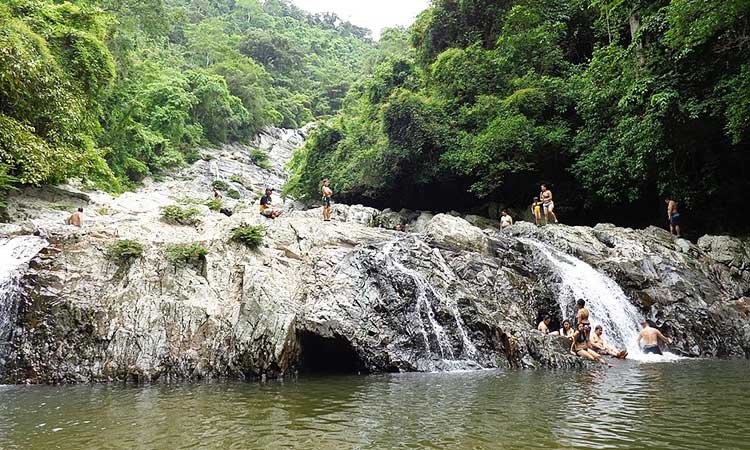 Quebrada Valencia Wasserfall Ausflugsziel Palomino