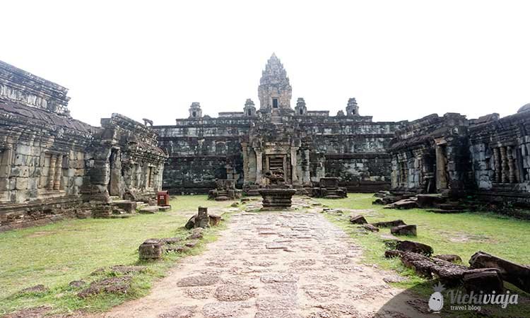 angkor temple entrance cambodia travel cost